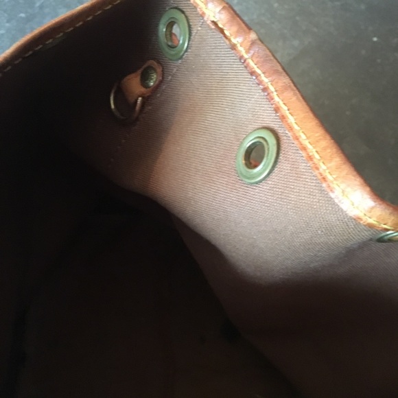 Louis Vuitton bag used. - Picture 2 of 5